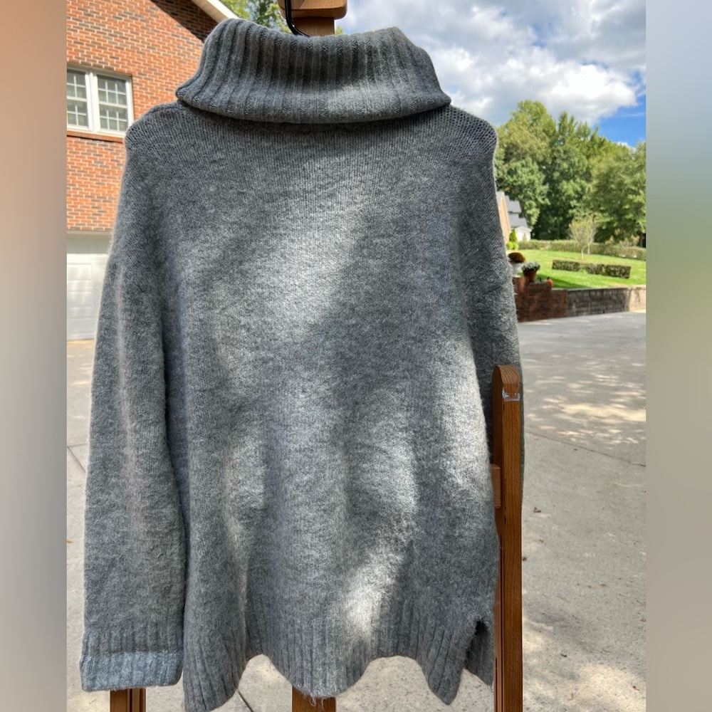 VICI cowl neck sweater in soft medium-light grey. Oversized. XS. Soft and warm.